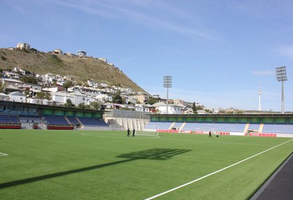 Bayıl Arena meydançasında yer örtüyünün yenisi ilə əvəzlənməsi