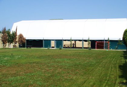 Construction of an aluminum awning over the tennis court floor